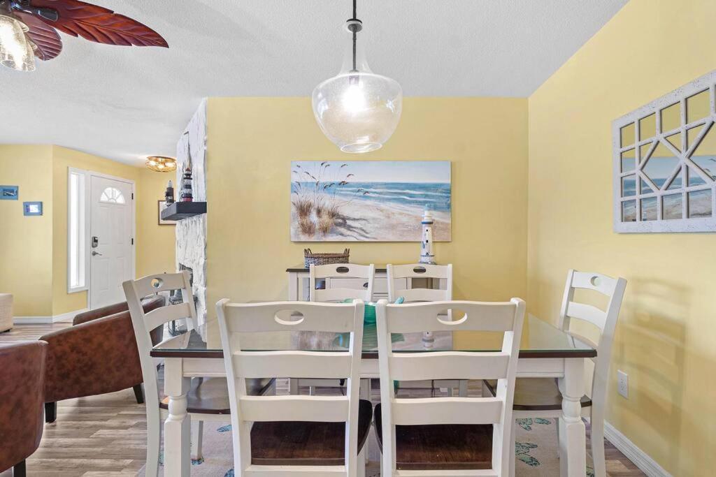 Perfect For Family Gatherings With A Heated Pool! - Clearwater'S Clear Choice Exterior photo